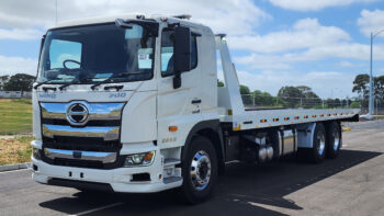 HINO 700 SERIES FS 2632